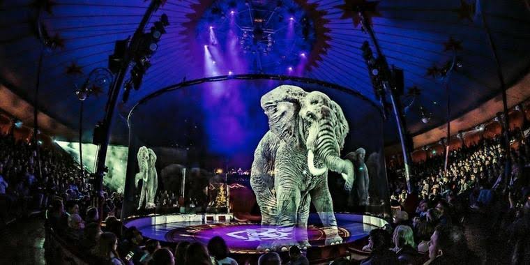 «Circus Roncalli», el primer circo del mundo que ha reemplazado los animales reales por holograma